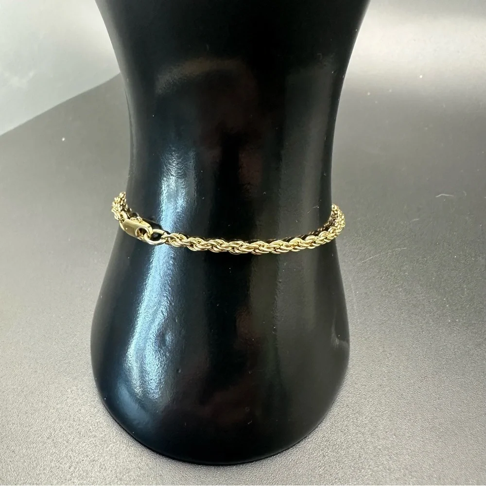Luxurious Gold Tone Rope Chain Bracelet